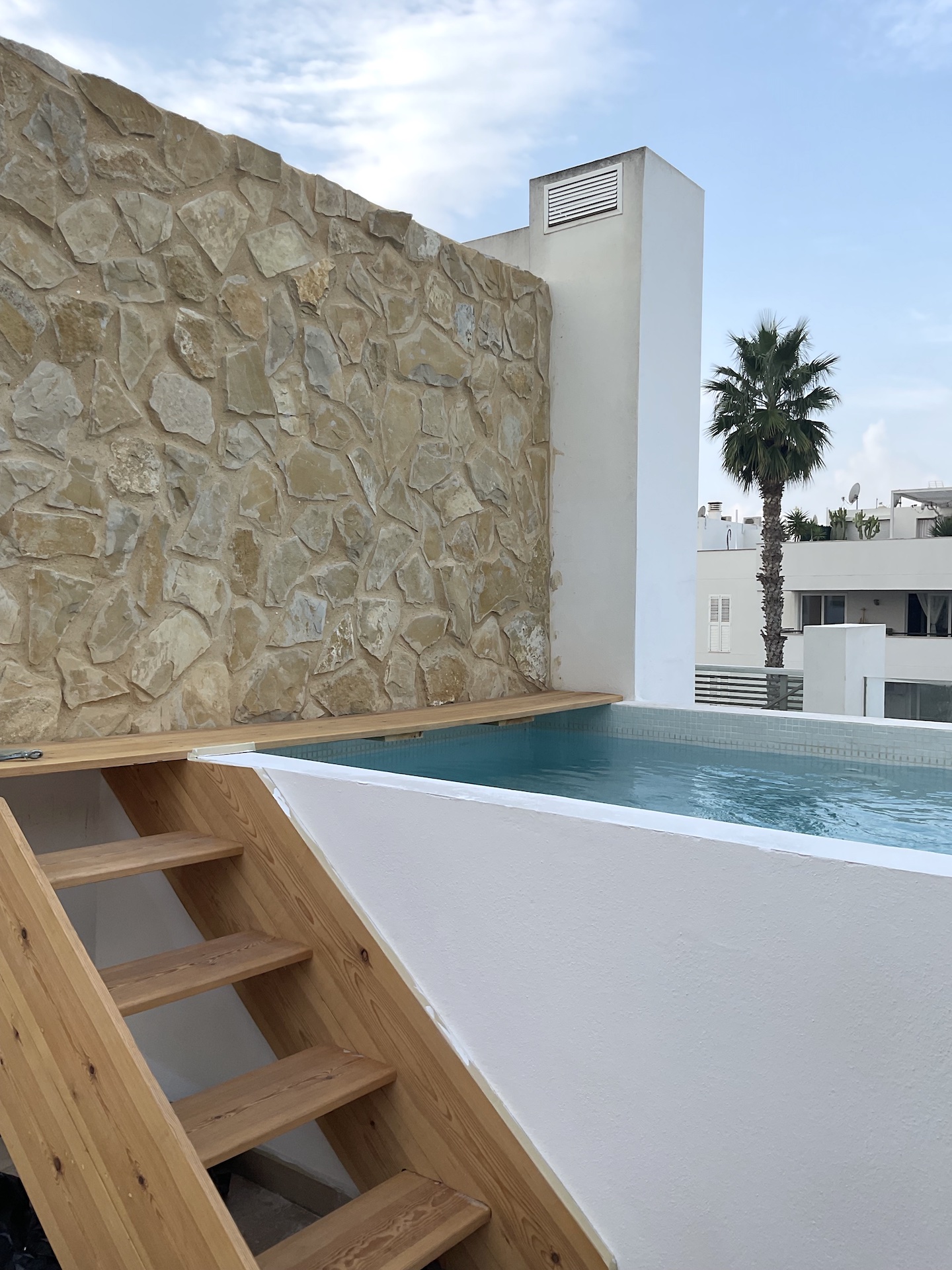 Resa estates Geraldine Ibiza te koop for sale penthouse jesus pool stairs pool.jpeg